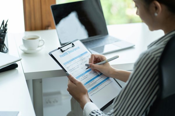 Is There a Benefit to Increasing Your Property Insurance Deductible in Manchester?